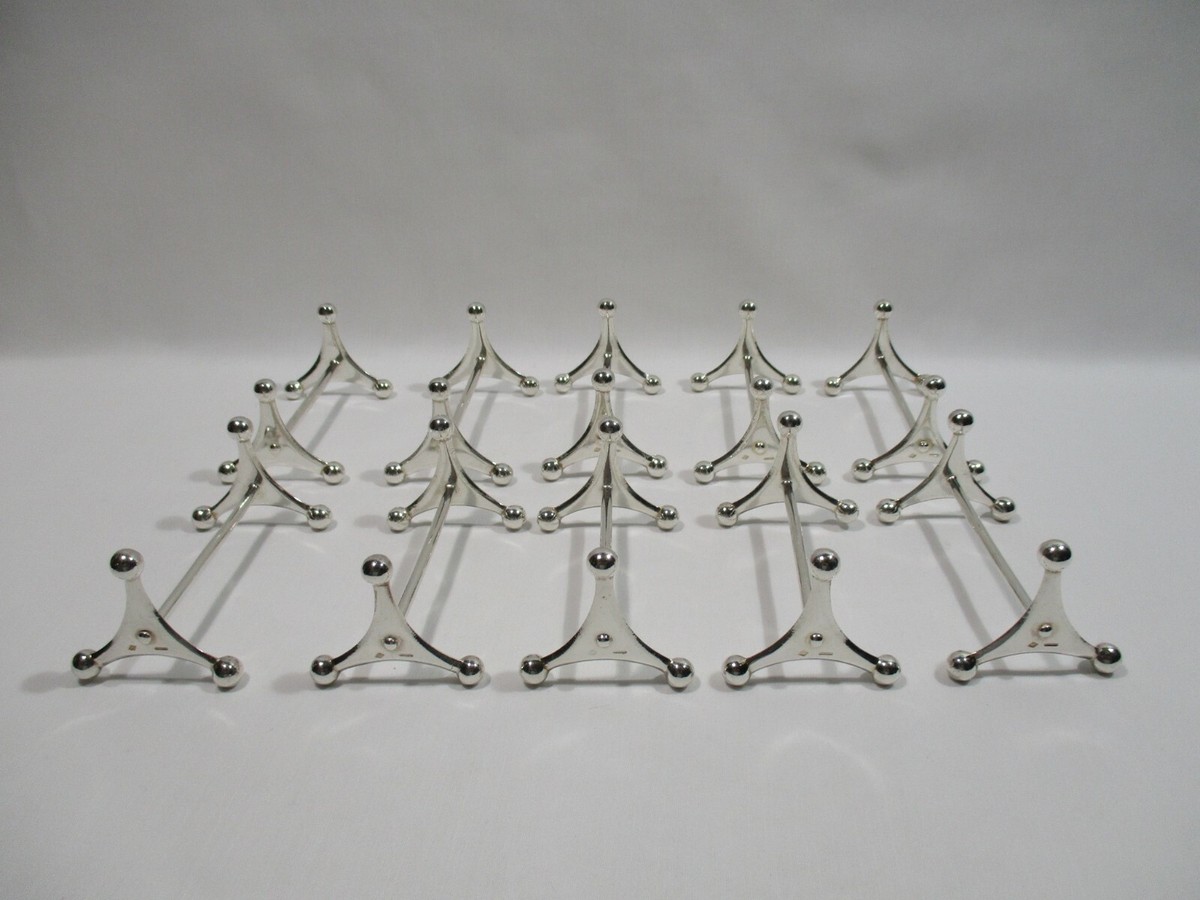 12 porte couteaux métal argenté style Louis XVI orfèvre Christofle modèle Révolution Rubans ? early 20th c French silver-plated knife rests - France