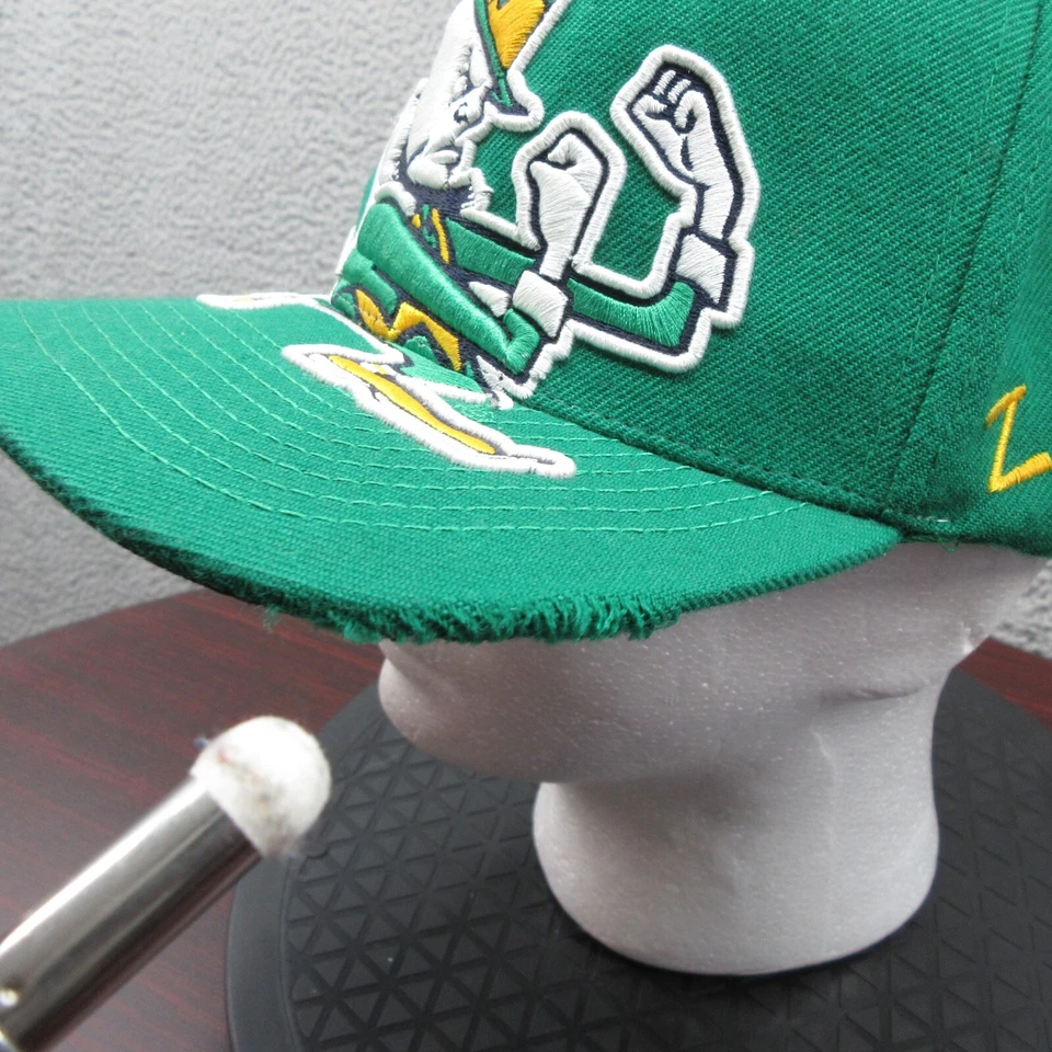 Gorra Notre Dame Lucha Irlandesa Snapback Sombrero Verde Céfiro Logo Grande Bill University Foto 4 de 4