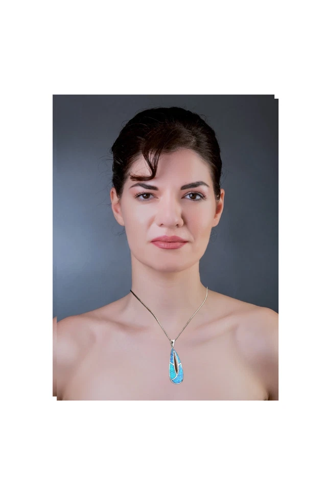 Argento sterling con goccia di opale blu, ispirato al design greco - Immagine 2 di 4