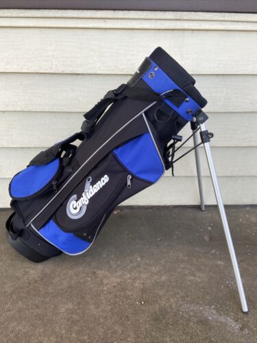 CONFIDENCE KIDS CARRY/STAND GOLF BAG BLACK / BLUE 30 INCHES - Picture 1 of 4