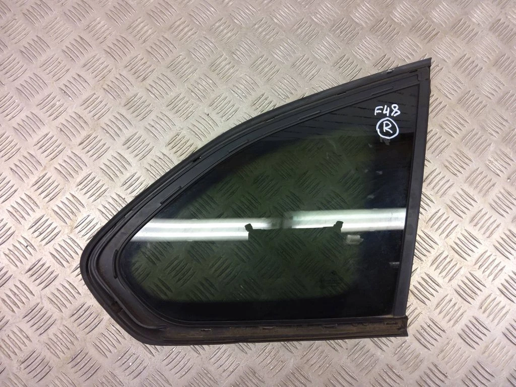 BMW X1 F48 F49 2016 Rear right Rear side window glass 7406874 