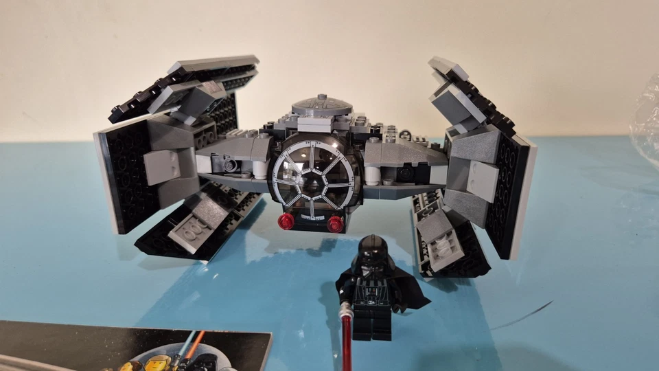 LEGO Star Wars 8017 Darth Vader's TIE Fighter, photo 2 sur 5