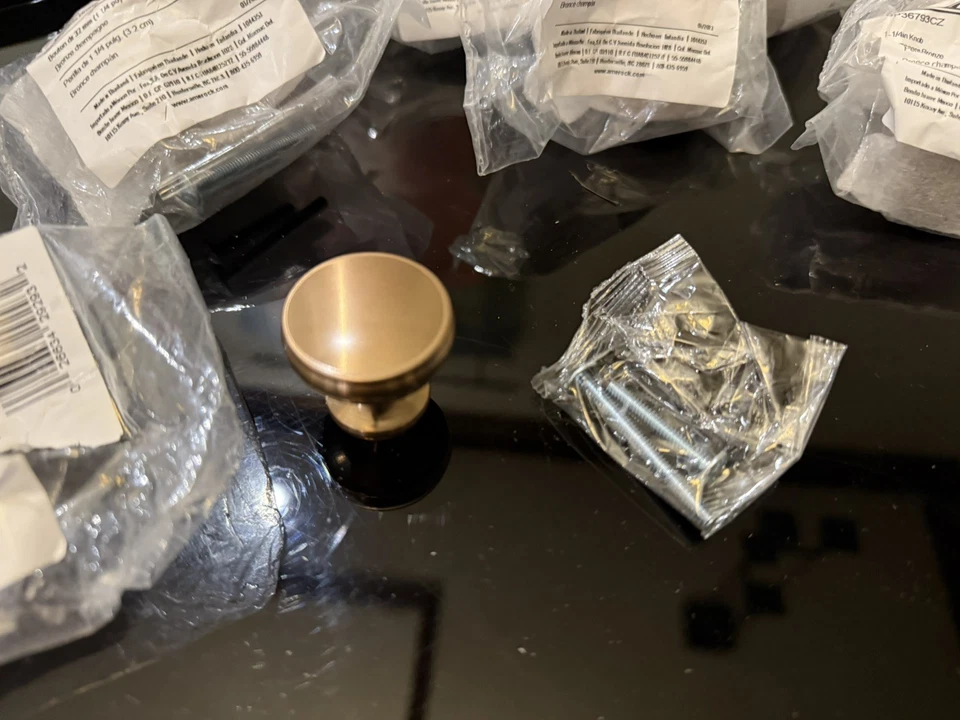 ENVÍO RÁPIDO - LOTE CANTIDAD 8 Amerock BP36793CZ Reconocido 1-1/4 Pulgadas Perilla Champagne Bronce Foto 2 de 4