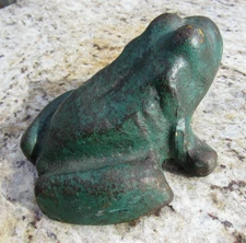 VINTAGE ORIGINAL 1900 - 1920's HUBLEY CAST IRON FROG DOORSTOP