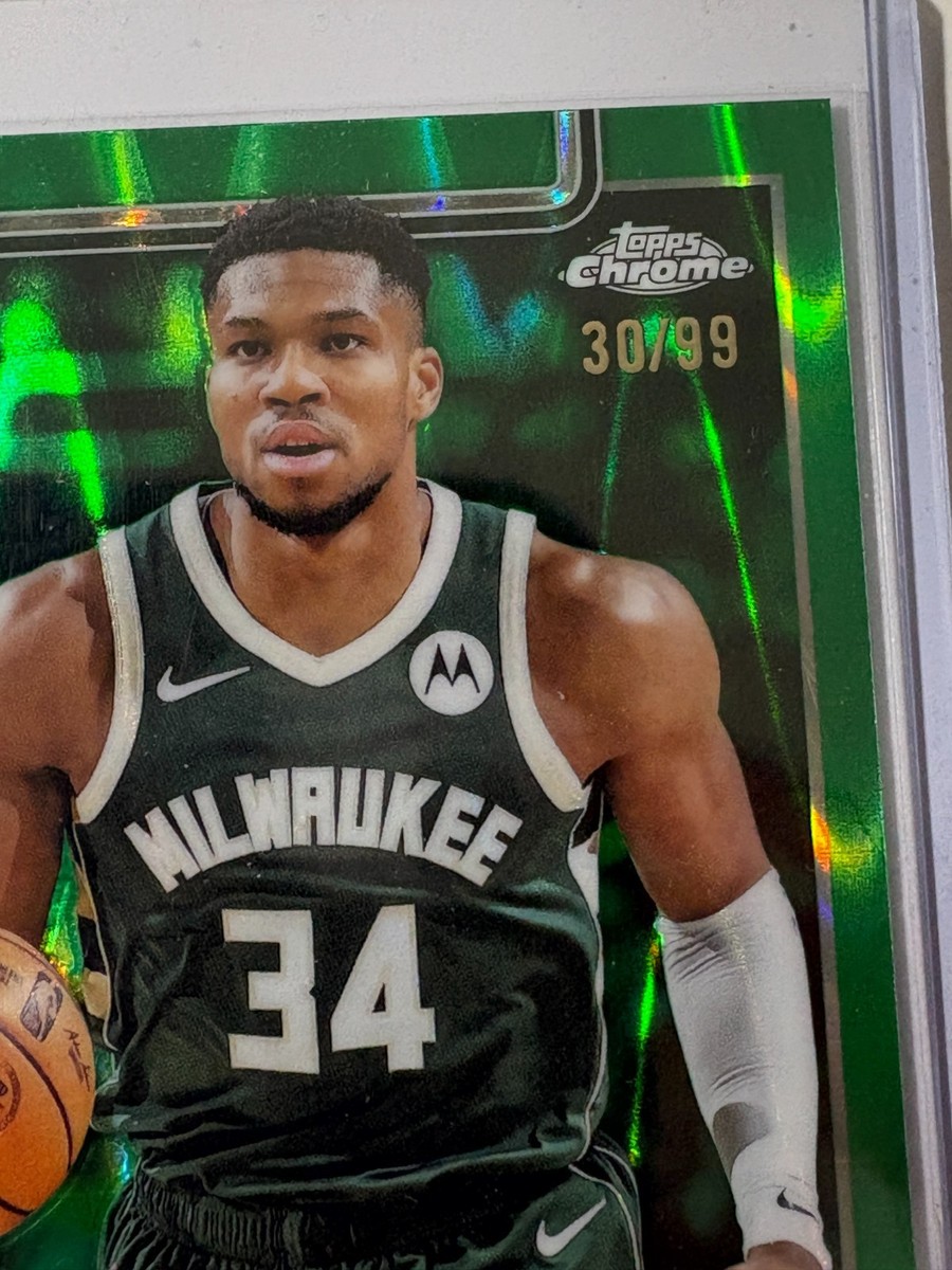 2025-26 Topps Chrome - Giannis Antetokounmpo #137 Green RayWave