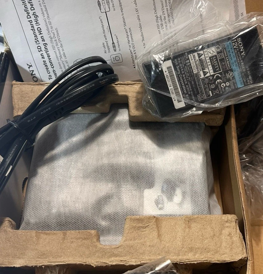 Grabadora de DVD multifunción Sony VRD-MC6 NUEVA EN CAJA ABIERTA NUNCA USADA Foto 3 de 4