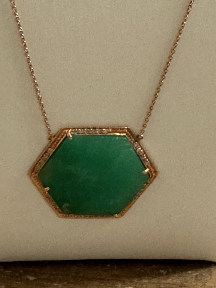 Collar de diamantes y crisoprasa de la colección Jen Foto 3 de 4