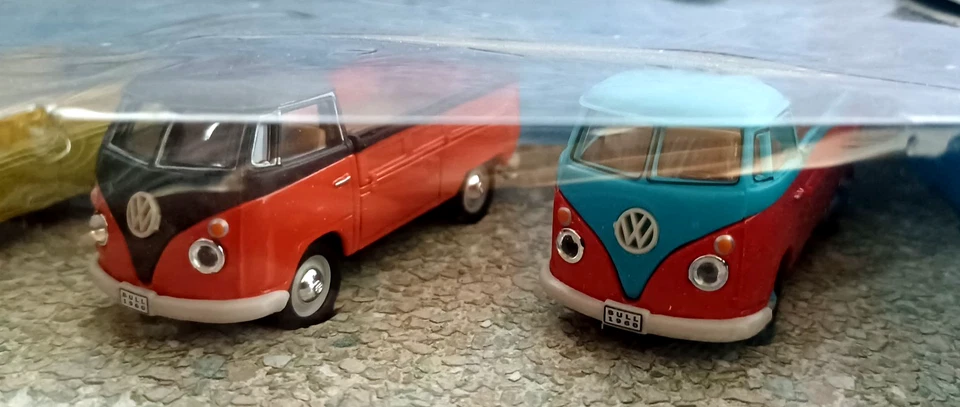 VW Volkswagen Bus 1/72 Set of 6 Cararama (2002) Hongwell Toys - Image 4 of 4