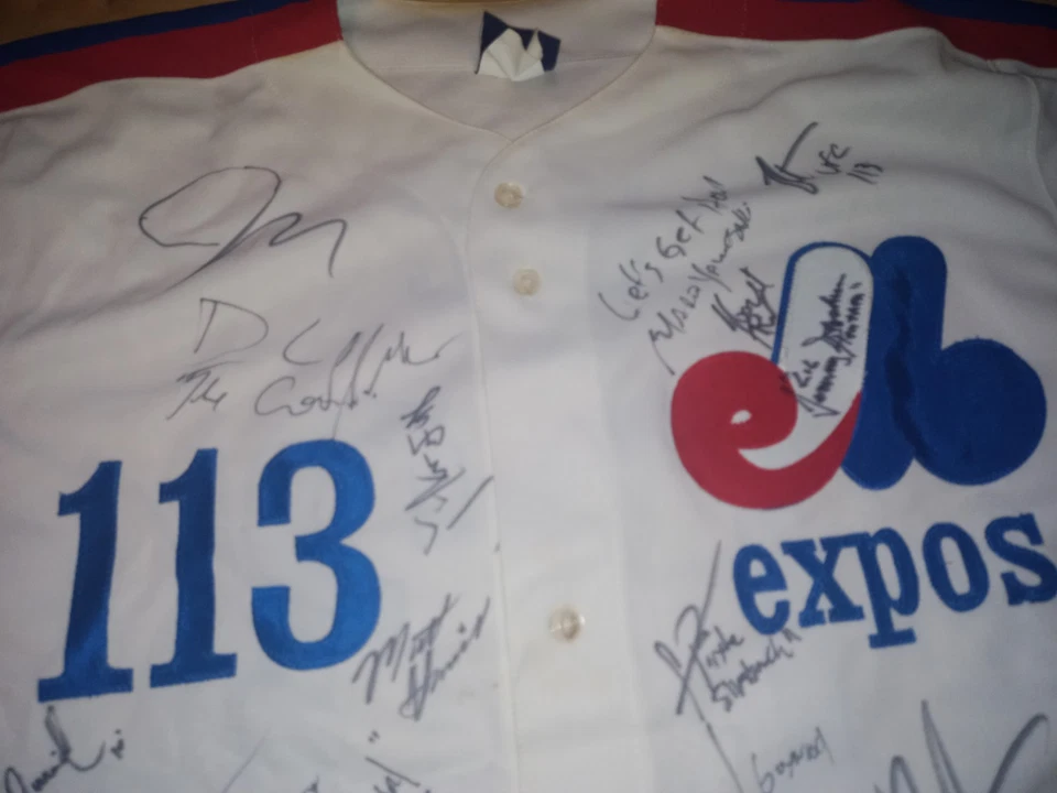 UFC 113 Auténtica Autografiada Personalizada Montreal Expos 1/1 Jersey Firmada por 27 Foto 4 de 4