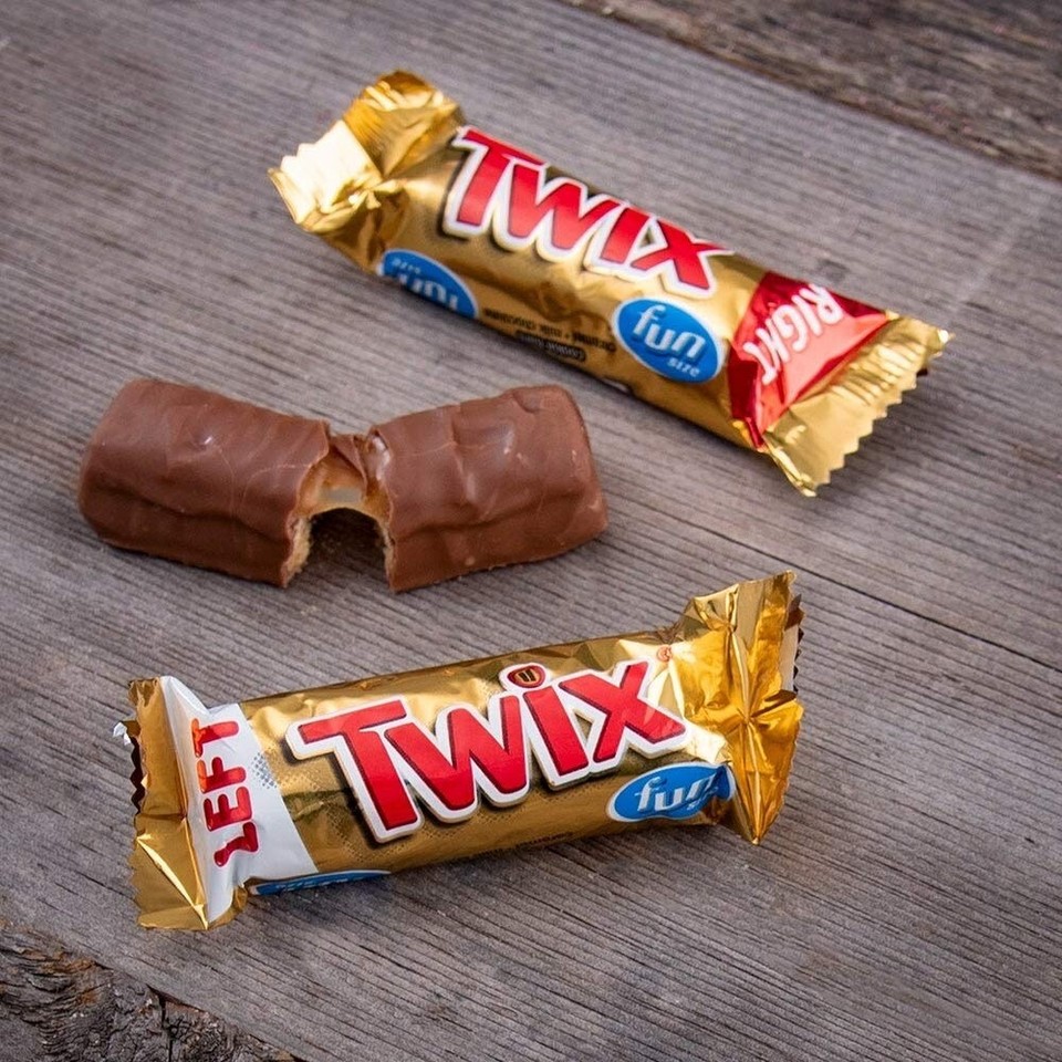 TWIX Milk Chocolate Fun Size Cookie, Individually Wrapped Candy Bars (2 ...