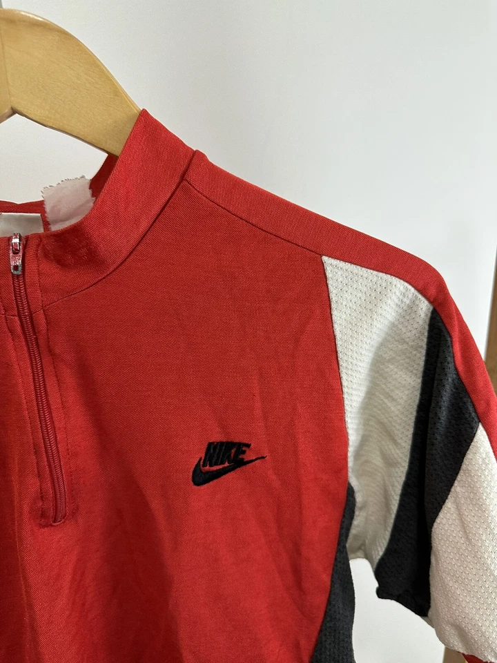 Camiseta deportiva de colección años 80 Nike bicicleta de ciclismo colores audaces roja talla S EE. UU. Foto 4 de 4
