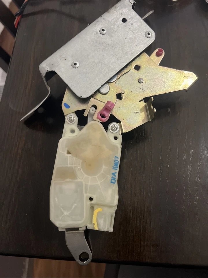 05-12 Nissan Pathfinder Armada Lid Door Window Glass Actuator Lock Assembly OEM - Image 4 of 4