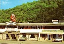 J.P.'s River Room Restaurant North Carolina Vintage Deckle Edge Postcard 4x6
