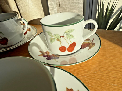 Royal Worcester   Evesham Vale   Teetasse & Untertasse. Einzelpreis