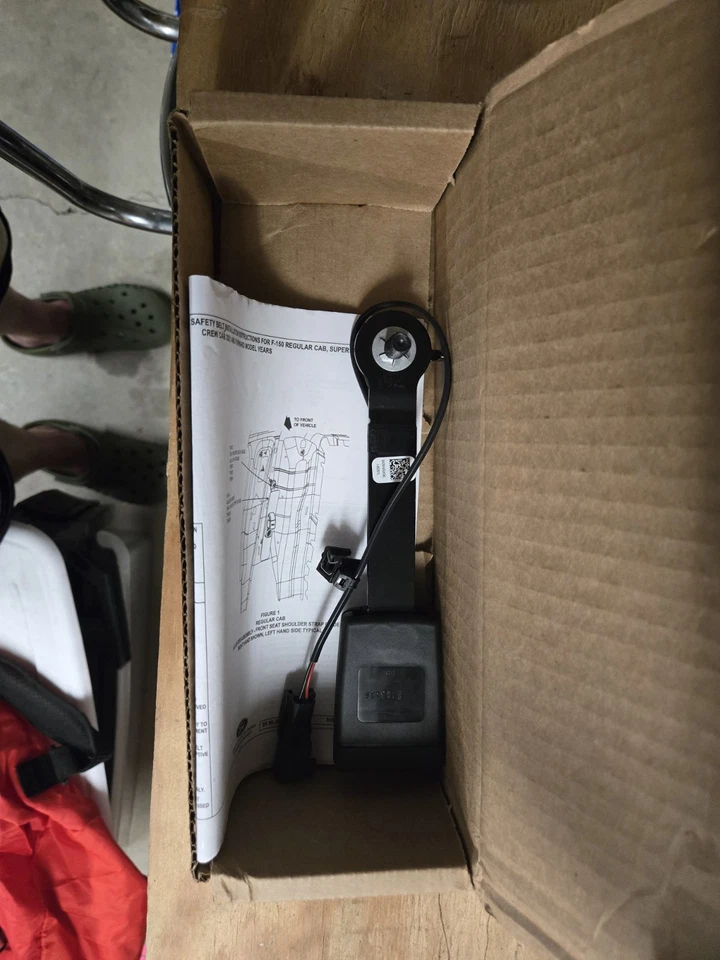 2021-2025 FORD F150 CREW CAB Center Rear Seatbelt Buckle Foto 3 de 4