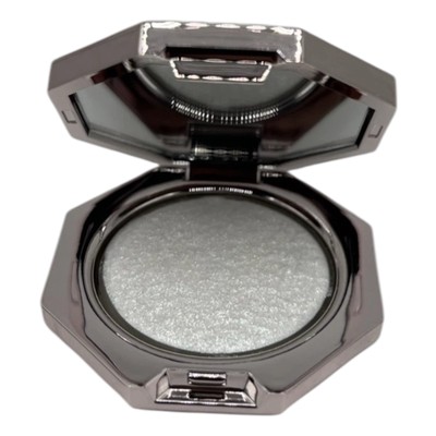 Fenty Beauty  Diamond Bomb All Over Diamond Veil - How Many Carats? 0.09 oz