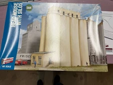 HO Scale Walthers Cornerstone Head House with Silos (CHECK DESC)