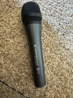 Sennheiser E835 Dynamic Wired XLR Professional Microphone