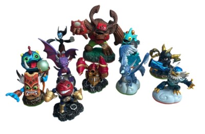 Lot of 11 Various Skylanders Activision Figures