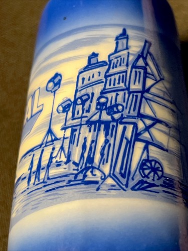 Beautiful BLUE and WHITE Vtg Universal Studios Ceramic Salt & Pepper Shaker Set - Picture 11 of 12
