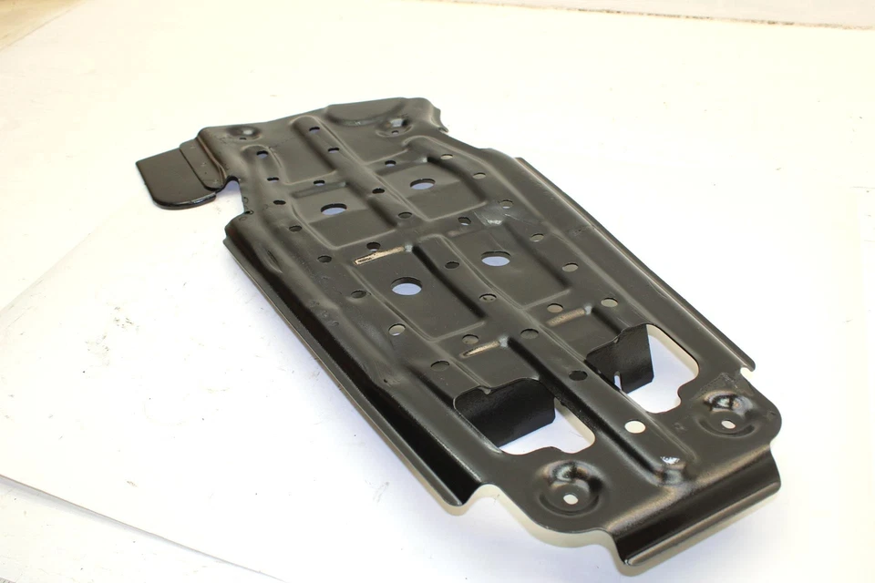 1988 Suzuki Quadrunner 250 Oem Center Skid Plate 42560-19B03 AS18 - Image 2 of 4