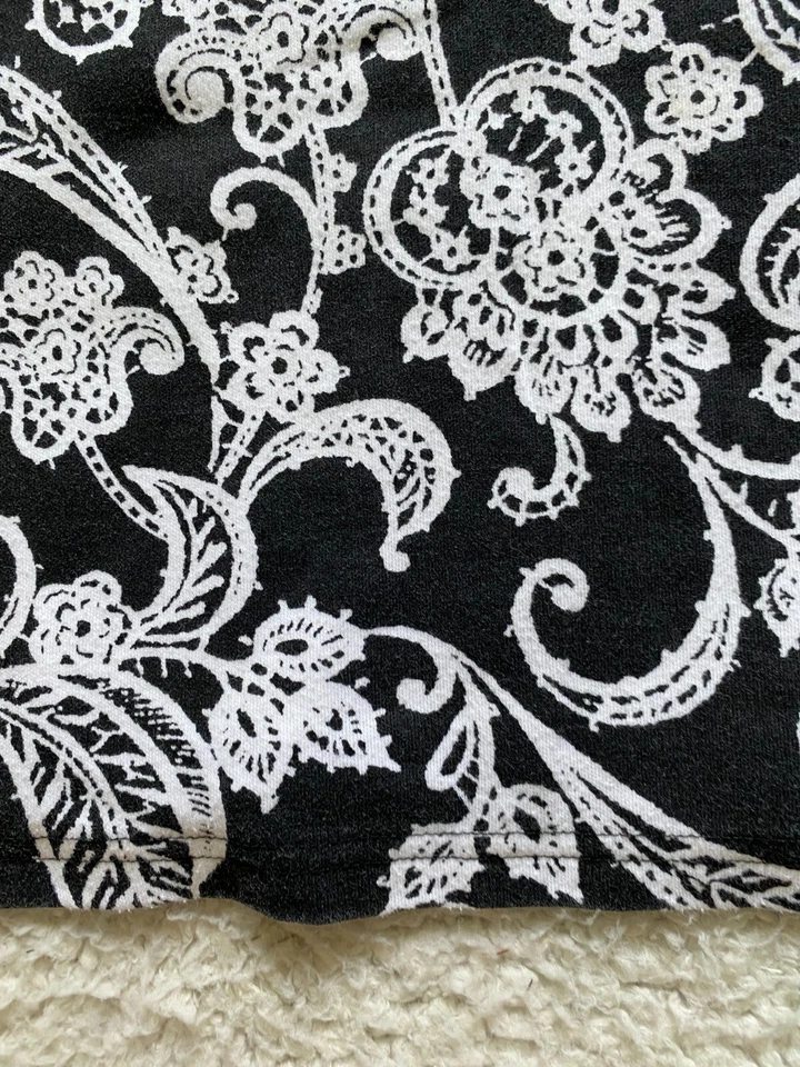 Karen Scott Women Floral Pullover Short Sleeve Blouse Black & White Size M - Image 3 of 4