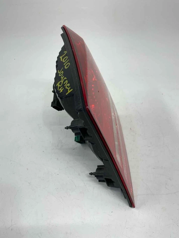 Conjunto de luz trasera derecha usado se adapta a: Dodge Journey 2010 sin lámparas LED montaje en tapa Foto 4 de 4