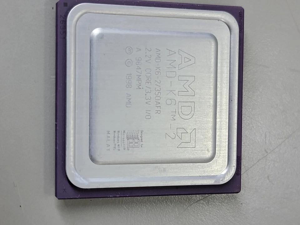 AMD K6-2 / 350AFR 450MHz 450 2.2v Socket 7 CPU 1998 Vintage, Rare, Retro, GOLD - Image 2 of 3