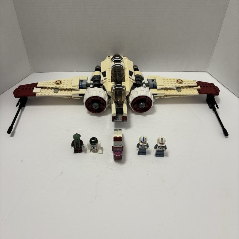 LEGO Star Wars: ARC-170 Starfighter (8088) Incomplete with 4 Mini Figures (Read)