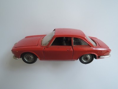 ALFA ROMEO GIULIA GT / GTV Made in Italy by POLITOYS-M No. 500 Die Cast 1/43