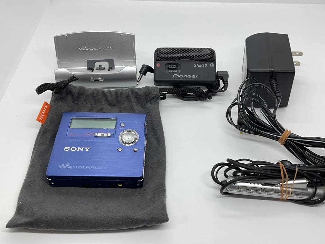 Sony Walkman MDウォークマン MZ-R909 SONY SONY MZ-R909 MD Walkman Portable MiniDisc Recorder Blue w/ Dock