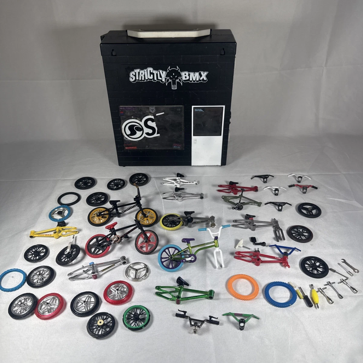Bicycle Other Contemporary Manufacture Diecast Vehicles for sale