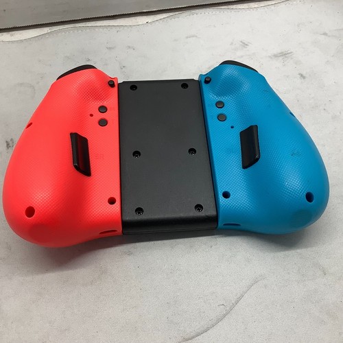 Joy-Con Pair With Grip (Red And Blue) for Nintendo Switch - Picture 4 of 7