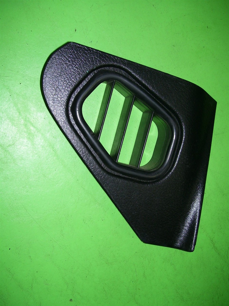 90 Nissan 300ZX Z32 Dash End Side VENT Trim Right BLACK 6842030P00
