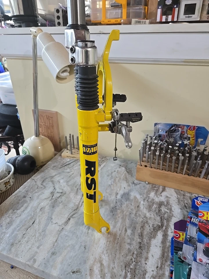 Yellow Rst 171b Shock Fork - Image 4 of 4