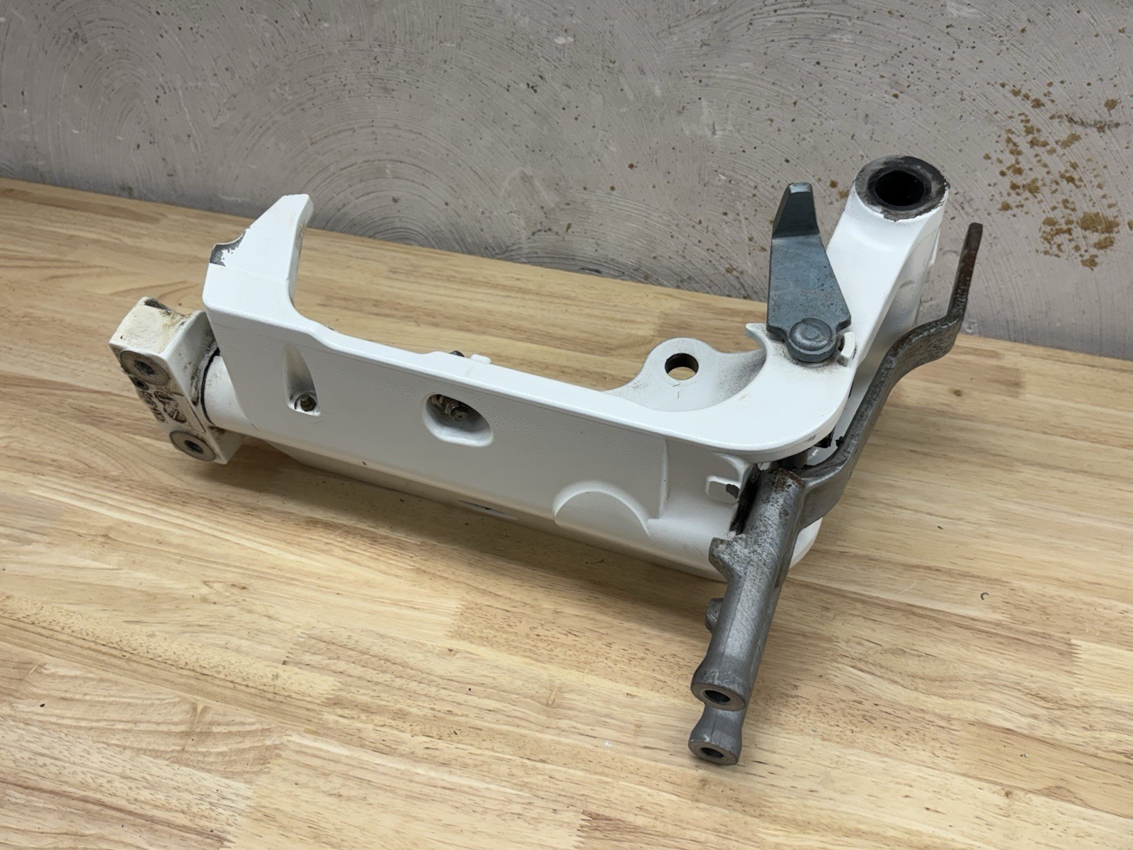 Honda BF150 Swivel Case & Steering Arm BF 135 115 140 150 Grand Prix White 2007