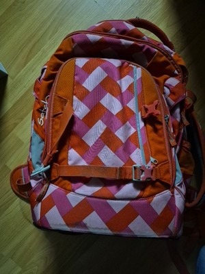 Satch Pack Schulrucksack Rot Kariert   Ergonomischer Schulrucksack mit 30 Liter