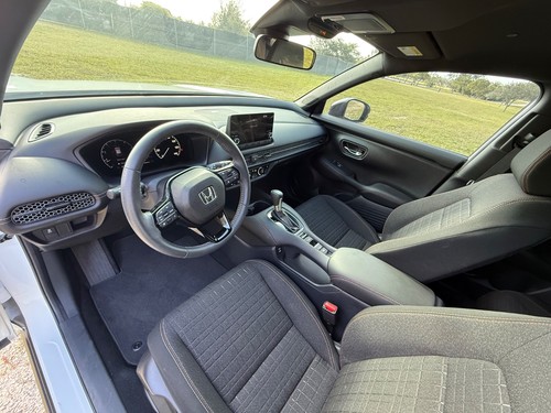 2024 Honda HR-V SPORT - Picture 18 of 31