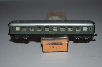 N Scale Berten 203 Renfe Passenger Coach Car C57279