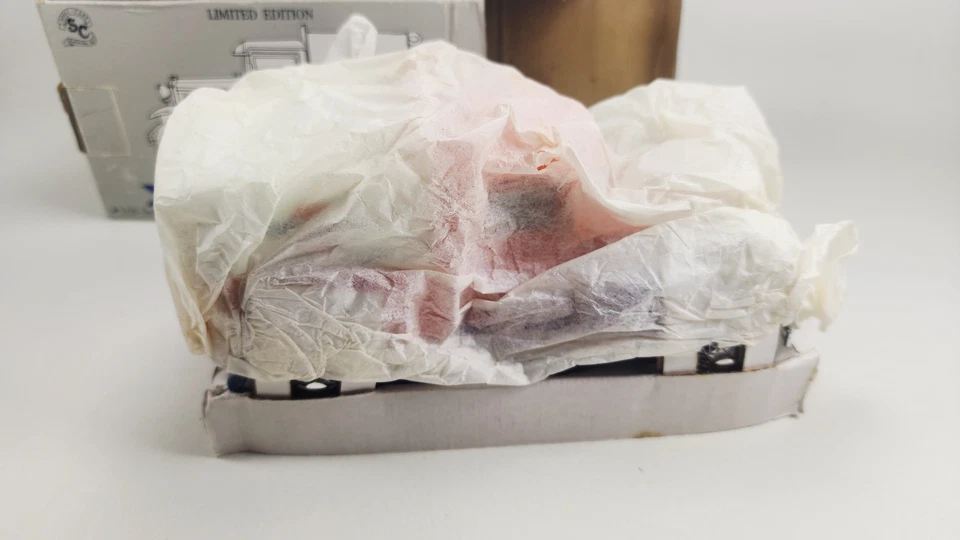 Ford Model "A" Coin Bank SpecCast #1012 * SUN Sweet * 1/25 scale 6" W/Key & Box - Image 4 of 4