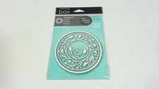 2018 Memory Box Craft Steel Die Wrapped Holly Circle Frame 94040