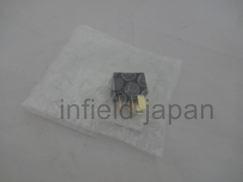 Genuine Mitsubishi Lancer EVO X Updated Fuel Pump Relay 8627A030 F/S - Picture 6 of 7