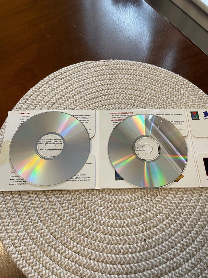 Linux Complete Operating System 6.5 Disc 1 Disc 2 Mandrake Macmillan Software 99 - Image 4 of 4