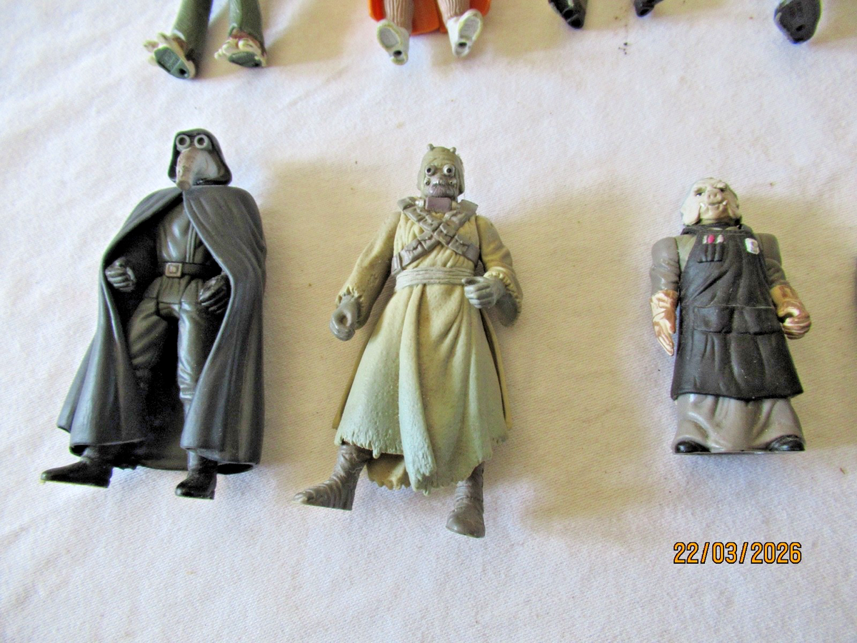 Vintage Star Wars 3.75 Lot - 12 Action Figures - Aliens- Kenner