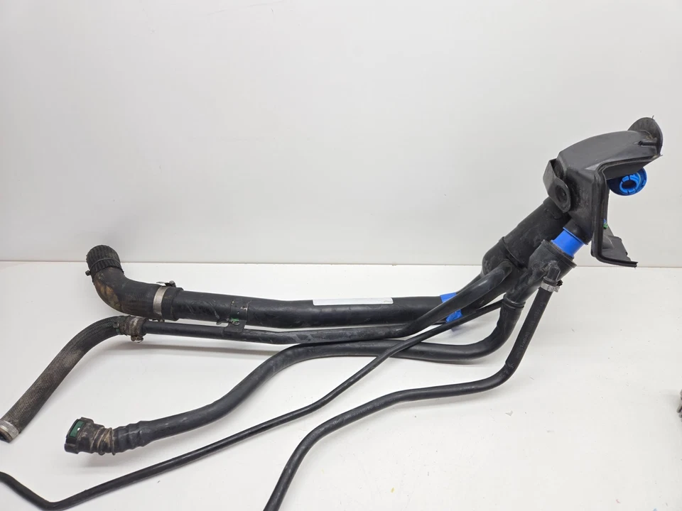 Ram 3500 2013-2018 6,7 cuello de llenado de combustible con plataforma doble larga def #33 Foto 2 de 4