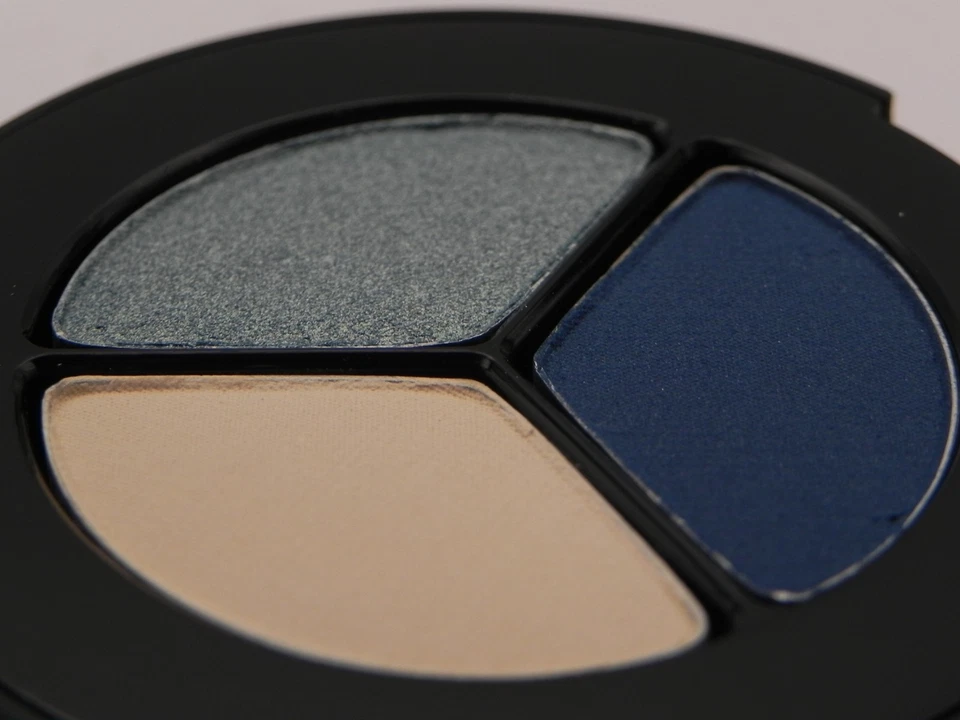 SMASHBOX PHOTO OP EYE SHADOW TRIO ( BUTTER/ PEACOCK/ AZURE ) NIB - Image 4 of 4
