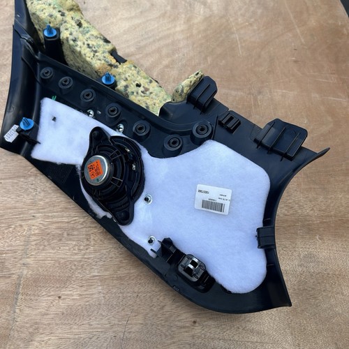 Genuine Mercedes OEM A45 W176 rear left C pillar trim cover A1766902100 - Picture 3 of 8