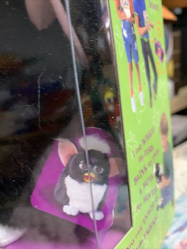 Furby 1998 Black White Feet Pink Ears Green Eyes New Sealed Box Model 70-800 - Picture 8 of 10