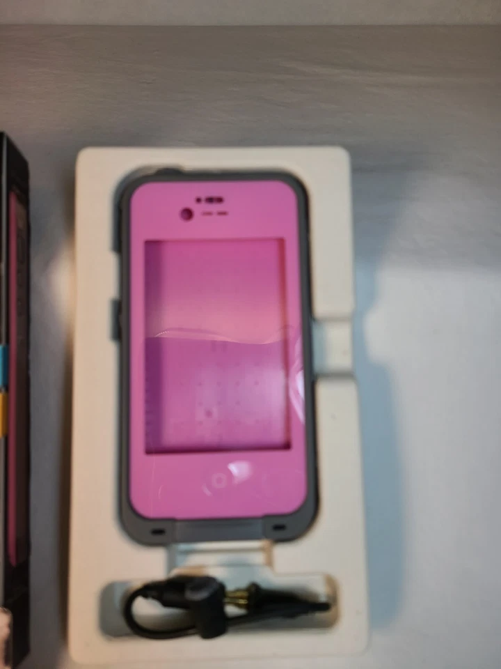 Lifeproof 防水保护壳 适用于 iPhone 4S & iPhone 4 粉红色  — 第 2/4 张图片