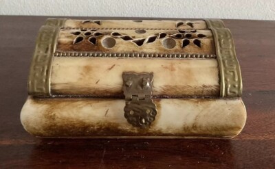Lovely Rectangular shape buffalo bone jewellery box, trinket box